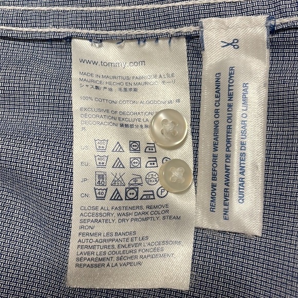 Tommy Hilfiger Dress Shirt - Size Large - Picture 8 of 8